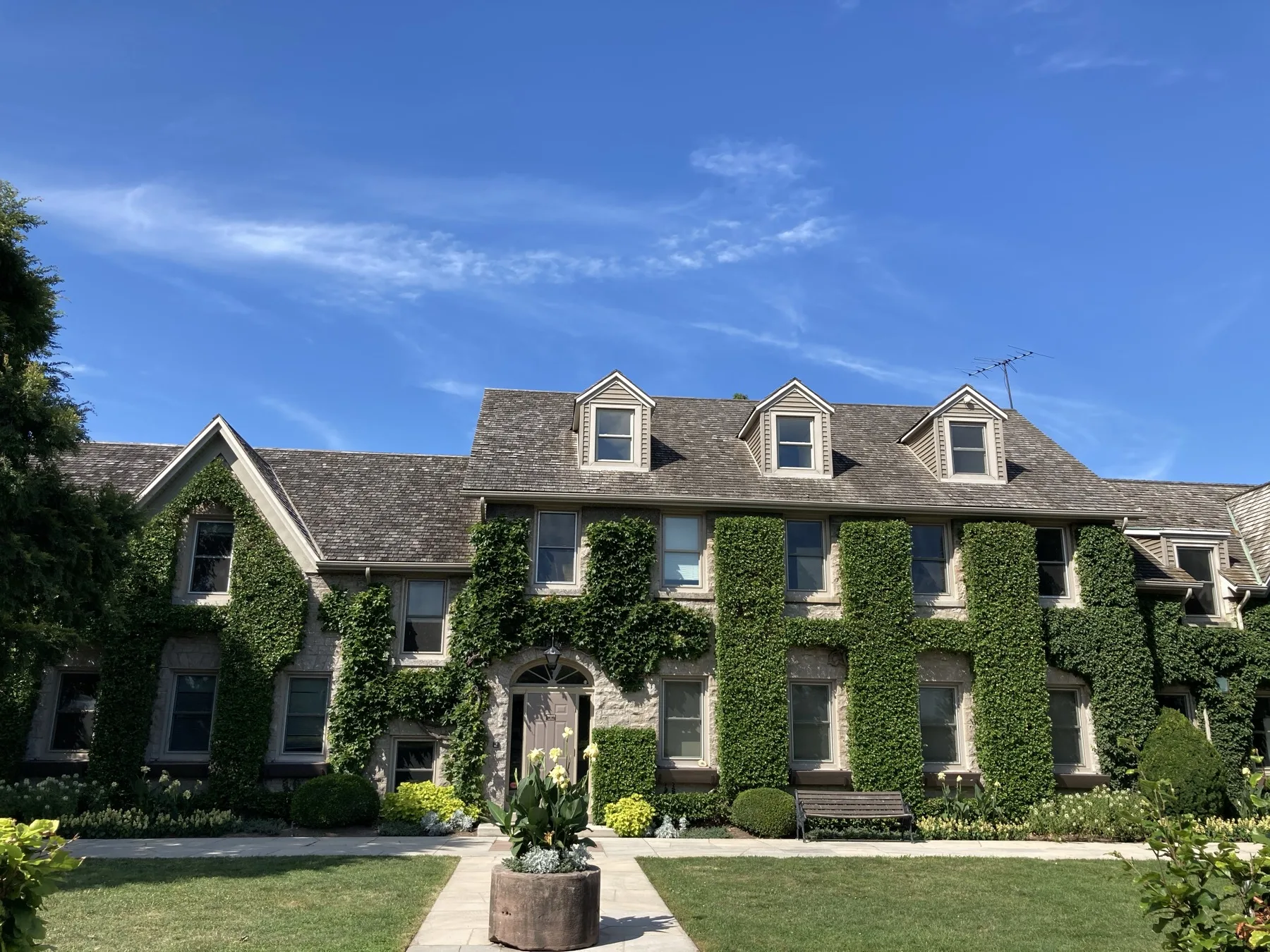 Botanical Gardens building in Niagara Falls Ontario