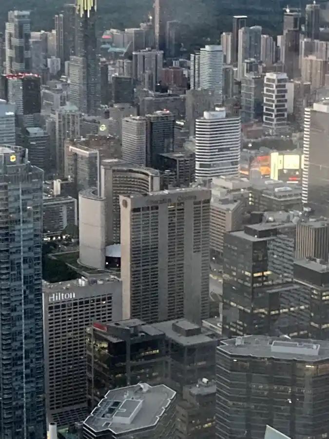 Quadrillage des rues de Toronto vu depuis la Tour CN